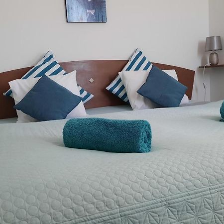 Kamilla Apartman Villapark Бюк Экстерьер фото