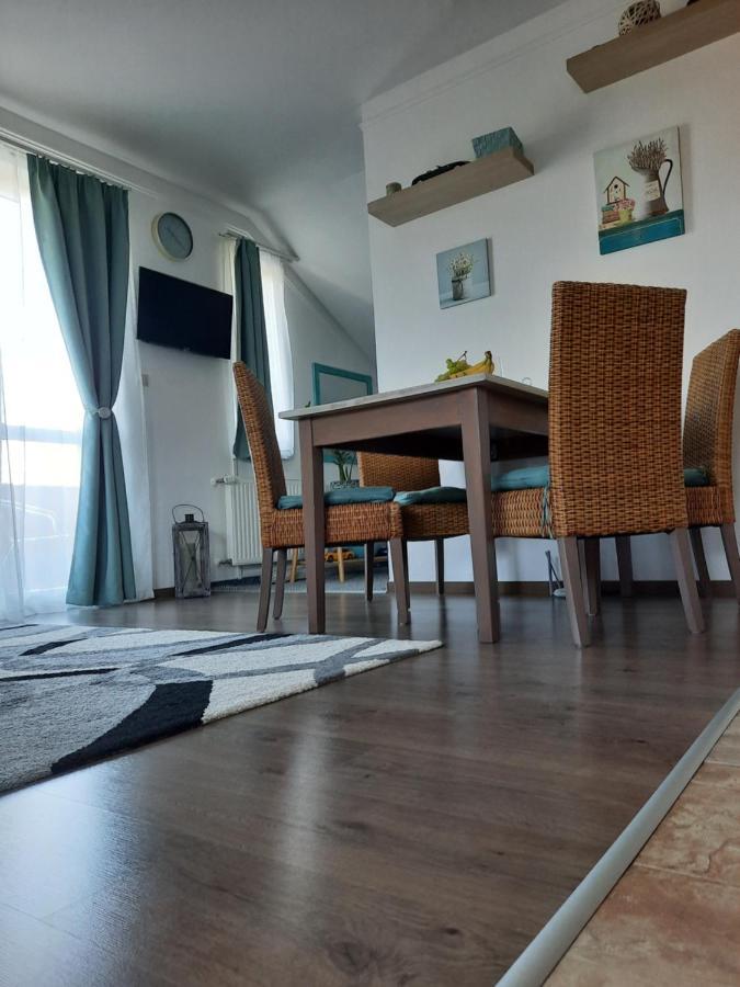 Kamilla Apartman Villapark Бюк Экстерьер фото