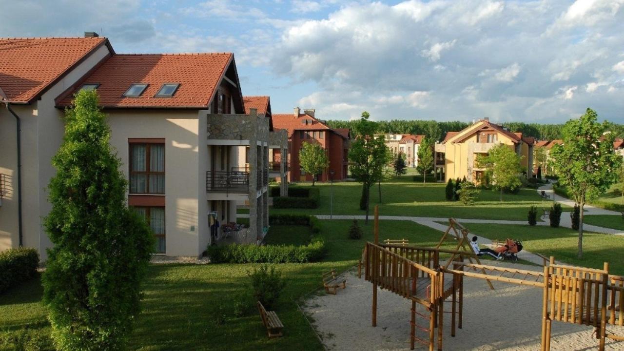 Kamilla Apartman Villapark Бюк Экстерьер фото