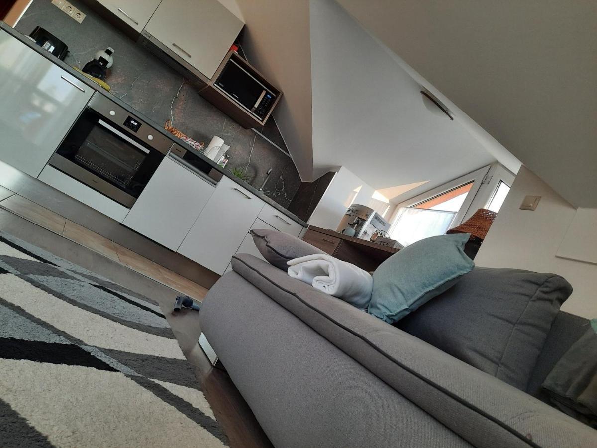 Kamilla Apartman Villapark Бюк Экстерьер фото