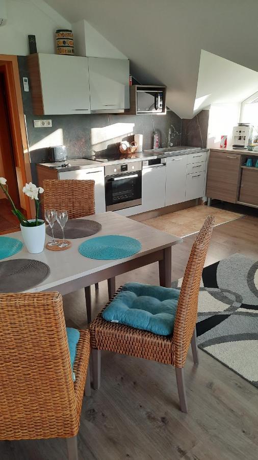 Kamilla Apartman Villapark Бюк Экстерьер фото