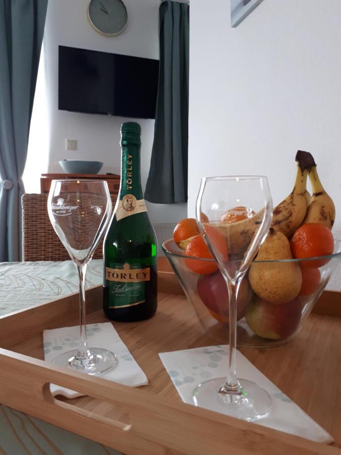 Kamilla Apartman Villapark Бюк Экстерьер фото